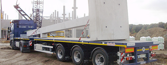 Betonteile auf LKW